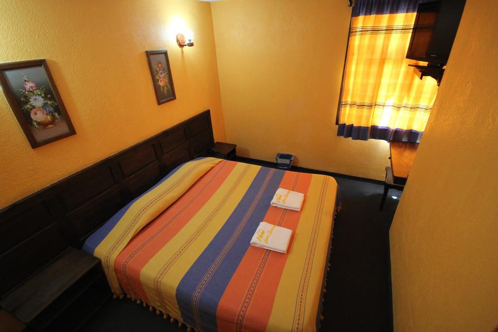 Hotel Plaza Santo Domingo San Cristóbal de Las Casas الغرفة الصورة
